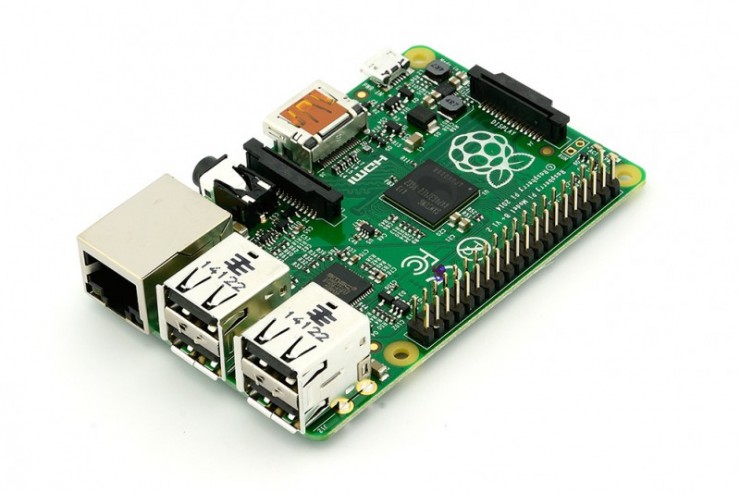 O microcomputador Raspberry Pi é o responsável por efetuar o desbloqueio do console