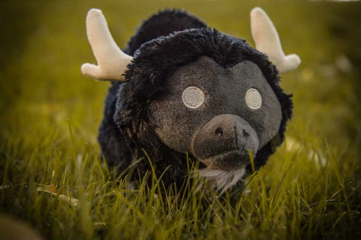 dont_starve_plushie_shadow_beefalo