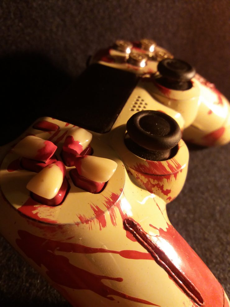 custom-resident-evil-ps4-controller-is-as-disgusting-as-it-is-amazing-148473217449
