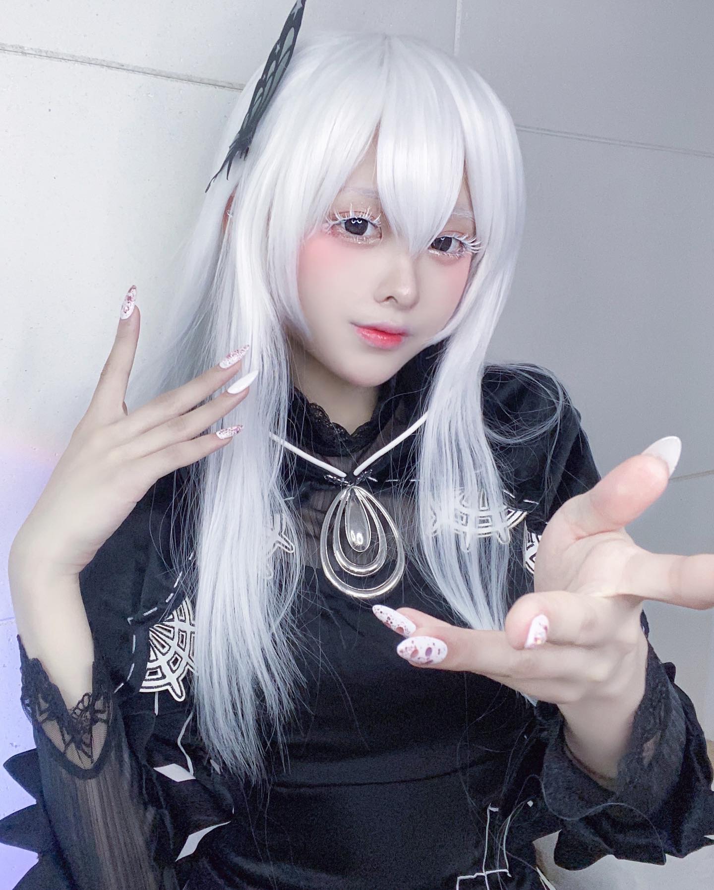 Cosplayer Recriou Lindamente A Echidna De Re Zero Critical Hits