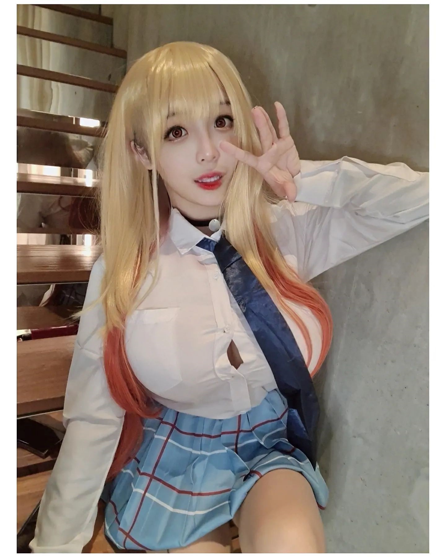 Modelo Dj Sakura Fez Um Ousado Cosplay De Marin Kitagawa De My Dress Up