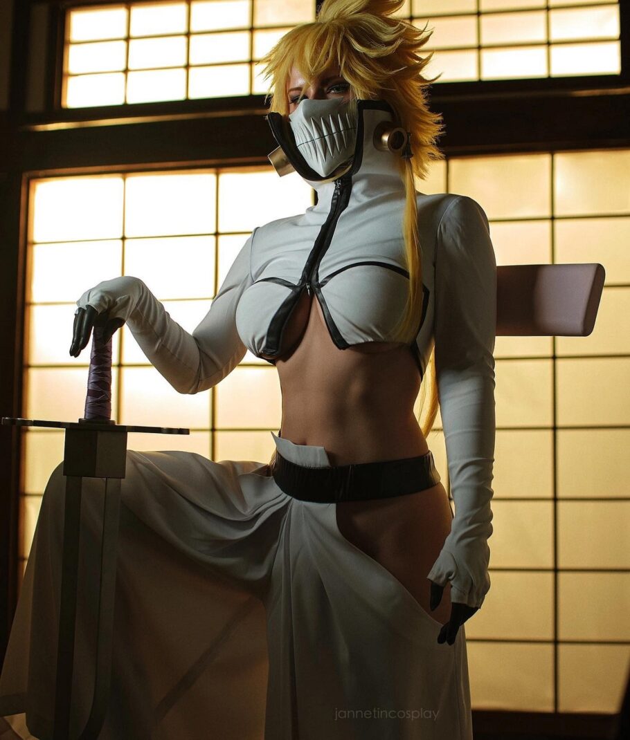 Modelo Fez Um Encantador Cosplay De Tier Halibel De Bleach Critical Hits