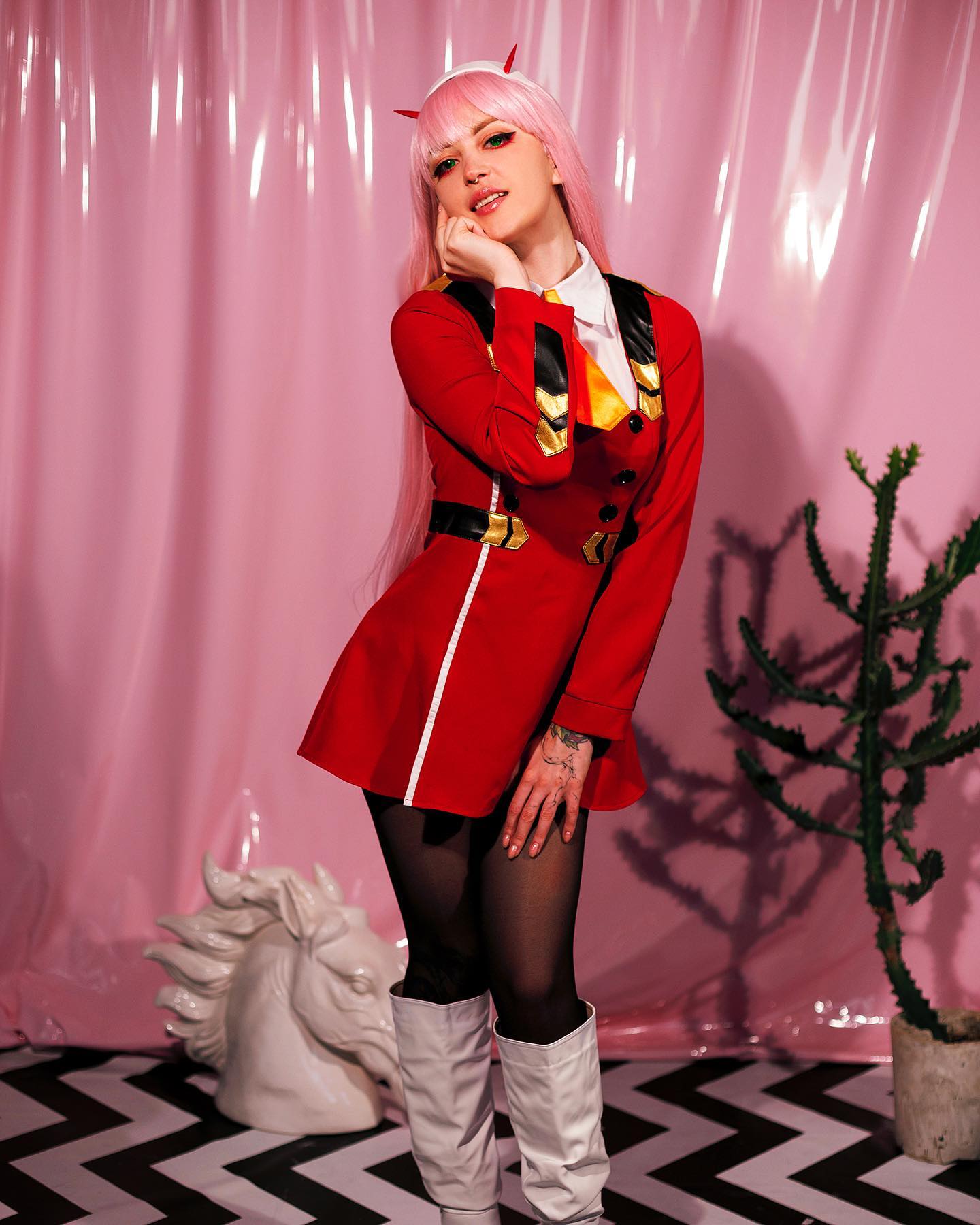 Modelo Jinro Neko Fez Um Apaixonante Cosplay Da Zero Two De Darling In