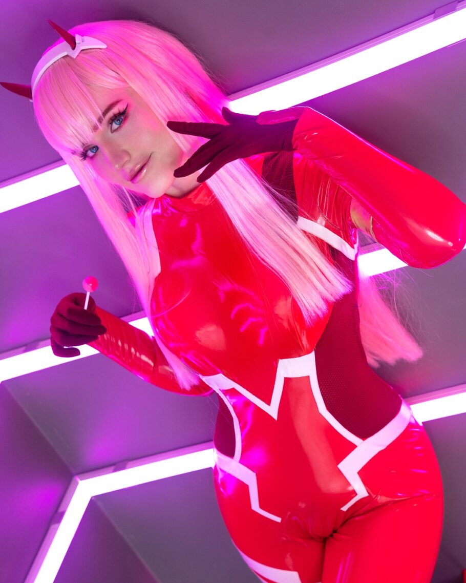 Modelo Soalianna Fez Um Apaixonante Cosplay Da Zero Two De Darling In