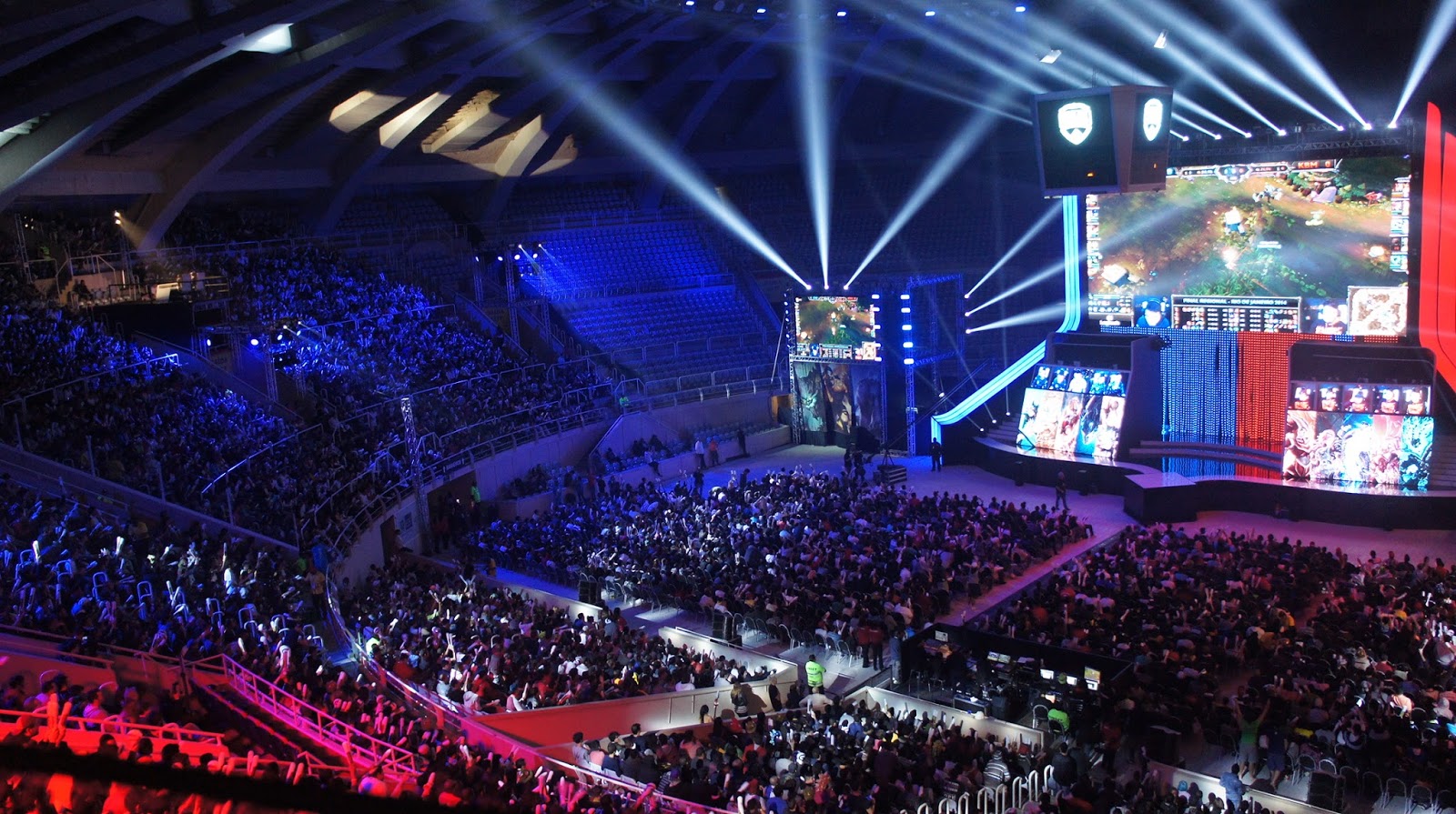 Arena, modo temporário de League of Legends, homenageia jogos de