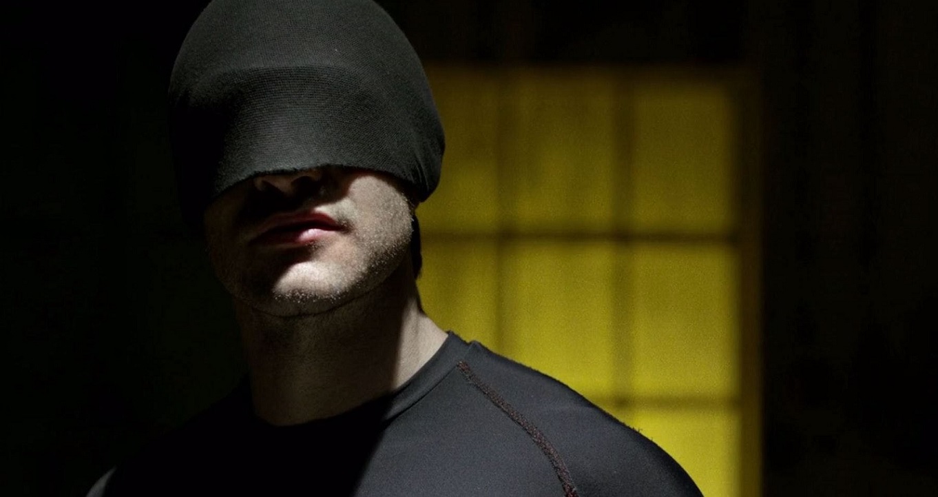 Demolidor aparece com uniforme preto em imagens da terceira temporada
