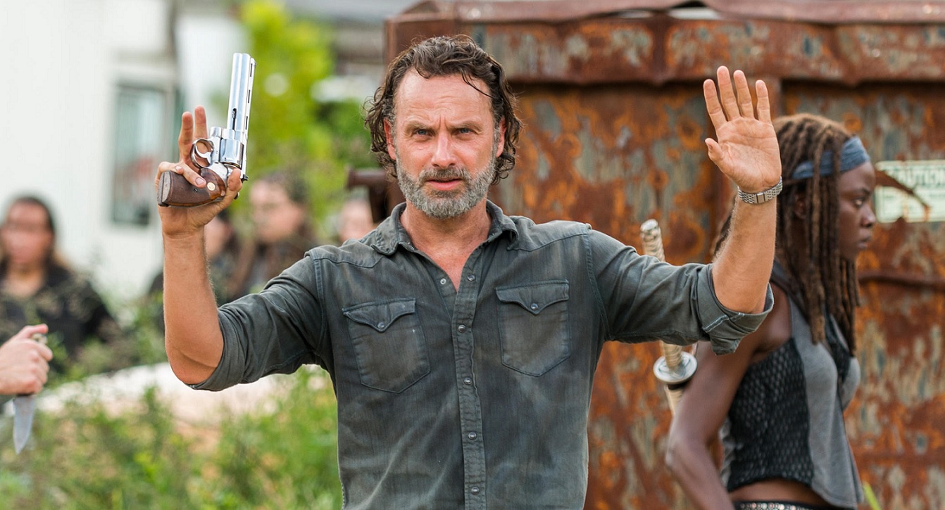 Andrew Lincoln afirma que a sua saída de The Walking Dead não significa que Rick irá morrer nessa temporada