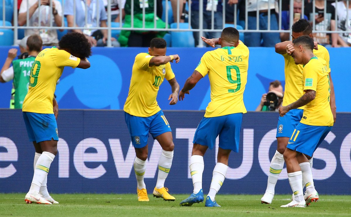 Seleção brasileira comemora gol com referência a flashbang do CS:GO