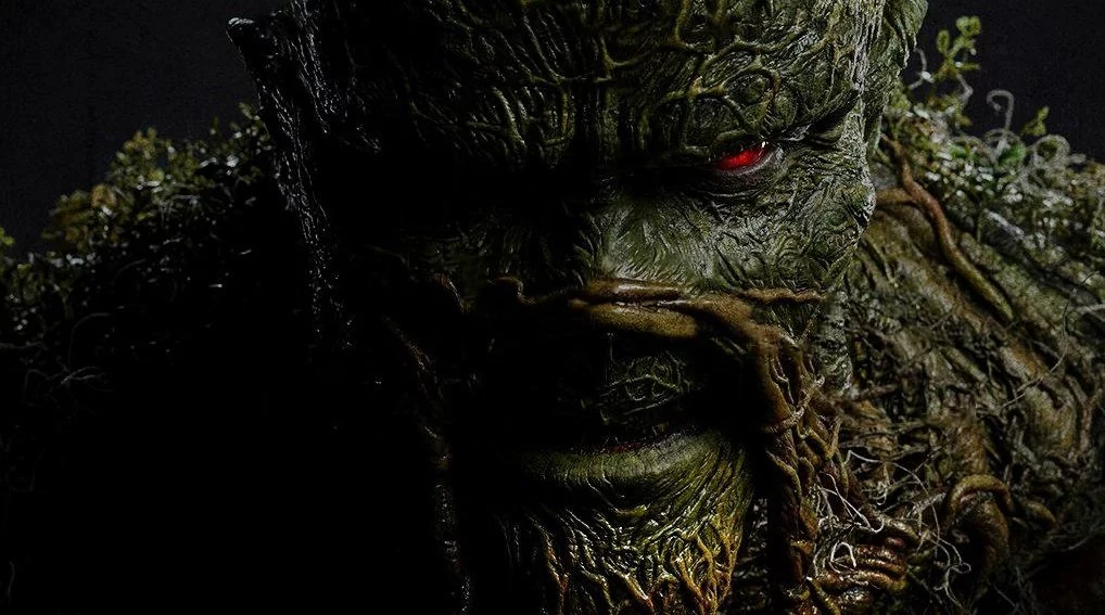 Monstro do Pântano, nova série da DC ganha primeiro trailer