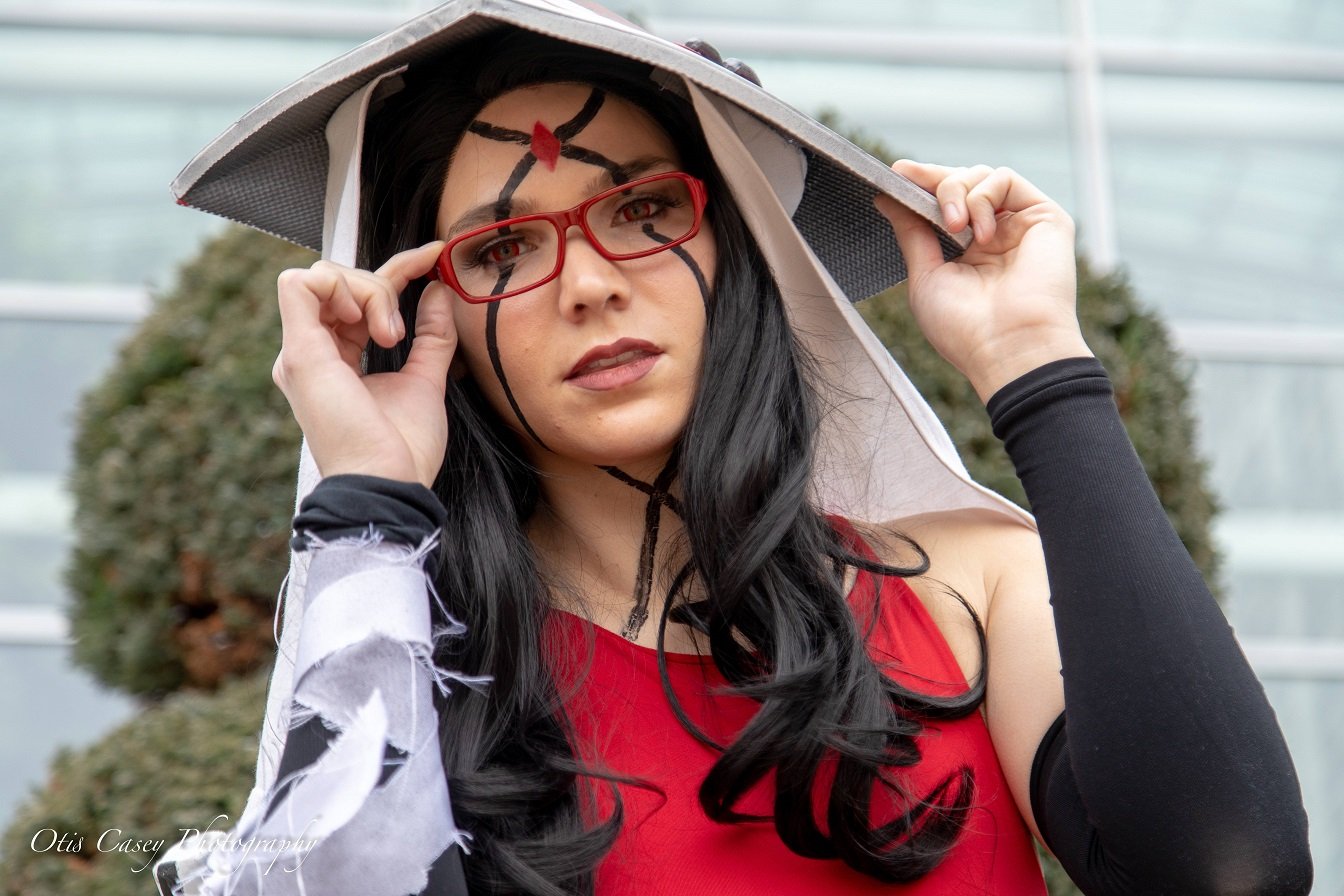 Naruto: Cosplay de Uchiha Sarada está pronta para ser Hokage