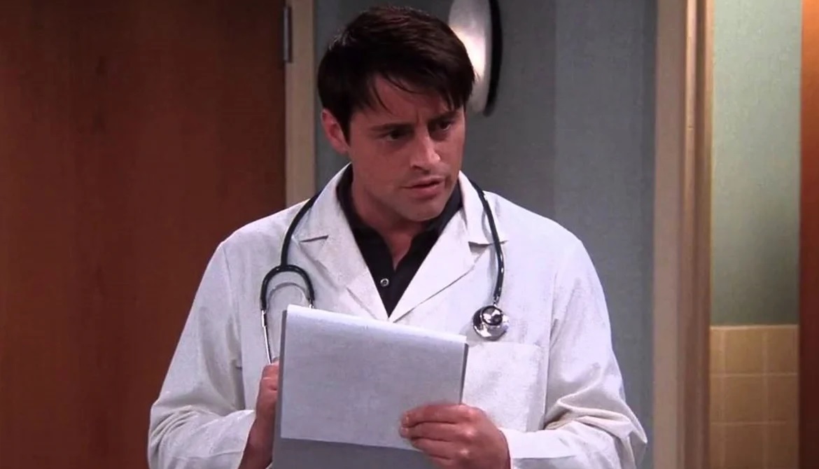 Entenda o motivo que levou Joey a cria a técnica de “cheirar peidos” em Friends