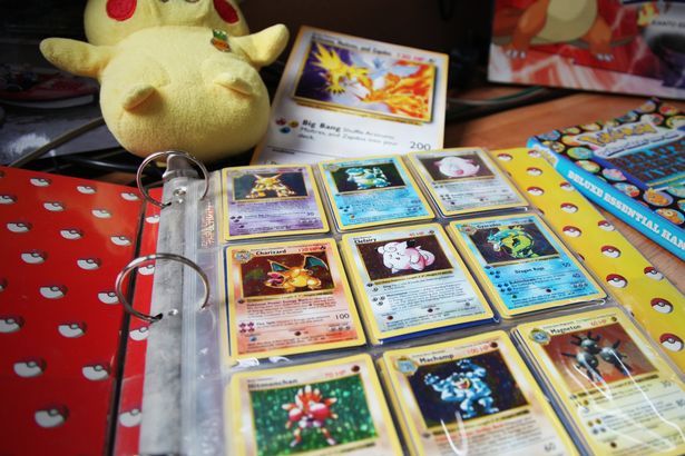 Garoto ganhou cards Pokémon de aniversário e ficou decepcionado; passados 20 anos, valem R$ 230 mil