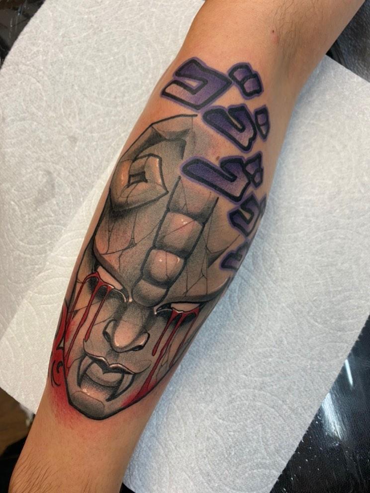 Fã de Jojo fez uma incrível tatuagem de Dio Brando