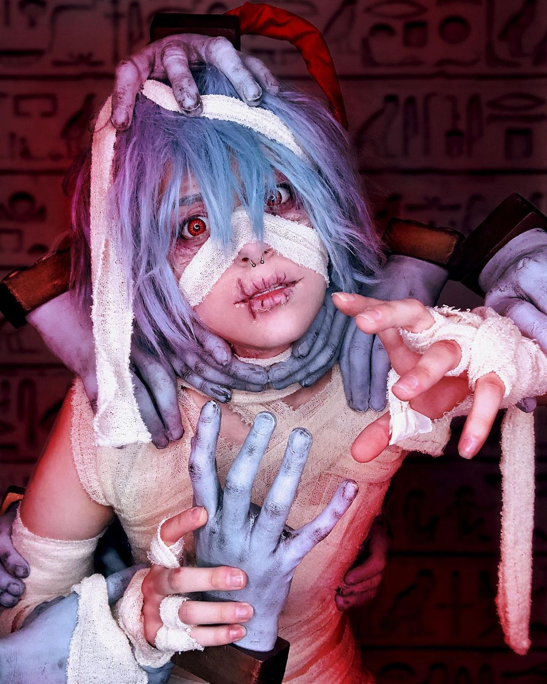 Fã brasileira de My Hero Academia fez um cosplay perfeito de Shigaraki em clima de Halloween