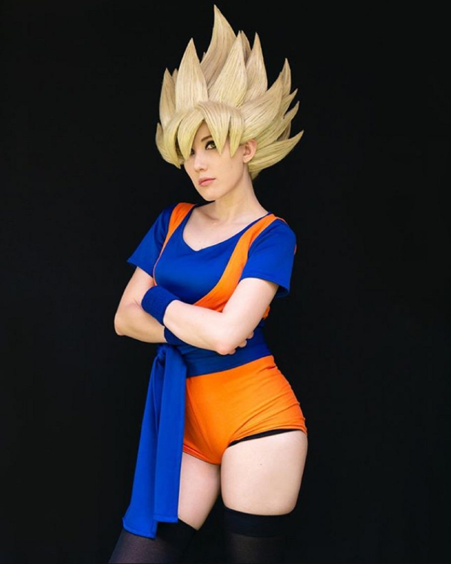 Divertido cosplay recria Goku super Saiyajin feminino