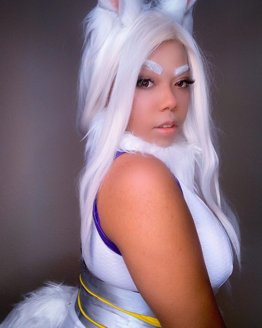 Fã De My Hero Academia Fez Um Cosplay Perfeito Da Heroína Coelho Miruko Critical Hits 