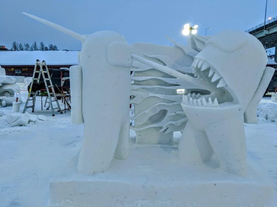 Among Us escultura gelo