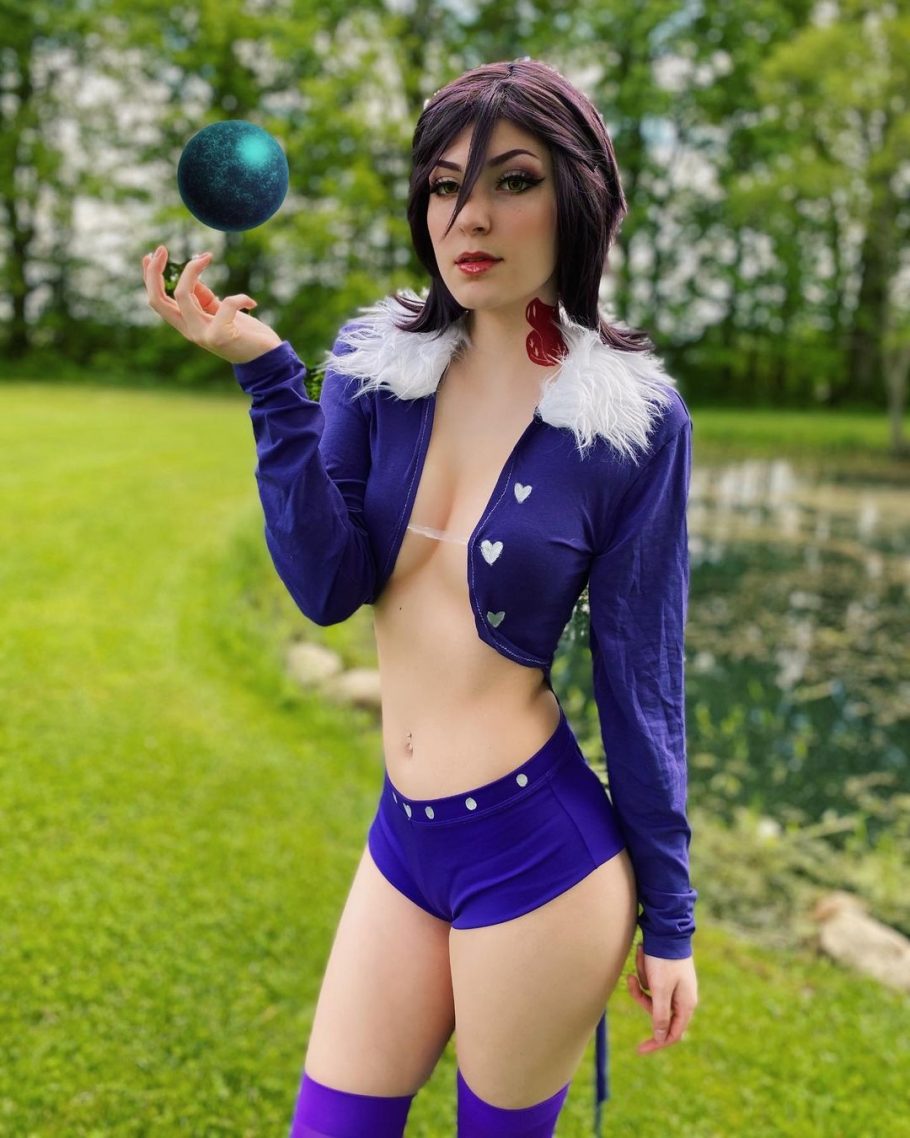 Merlin de Nanatsu no Taizai ganha vida em cosplay impressionante