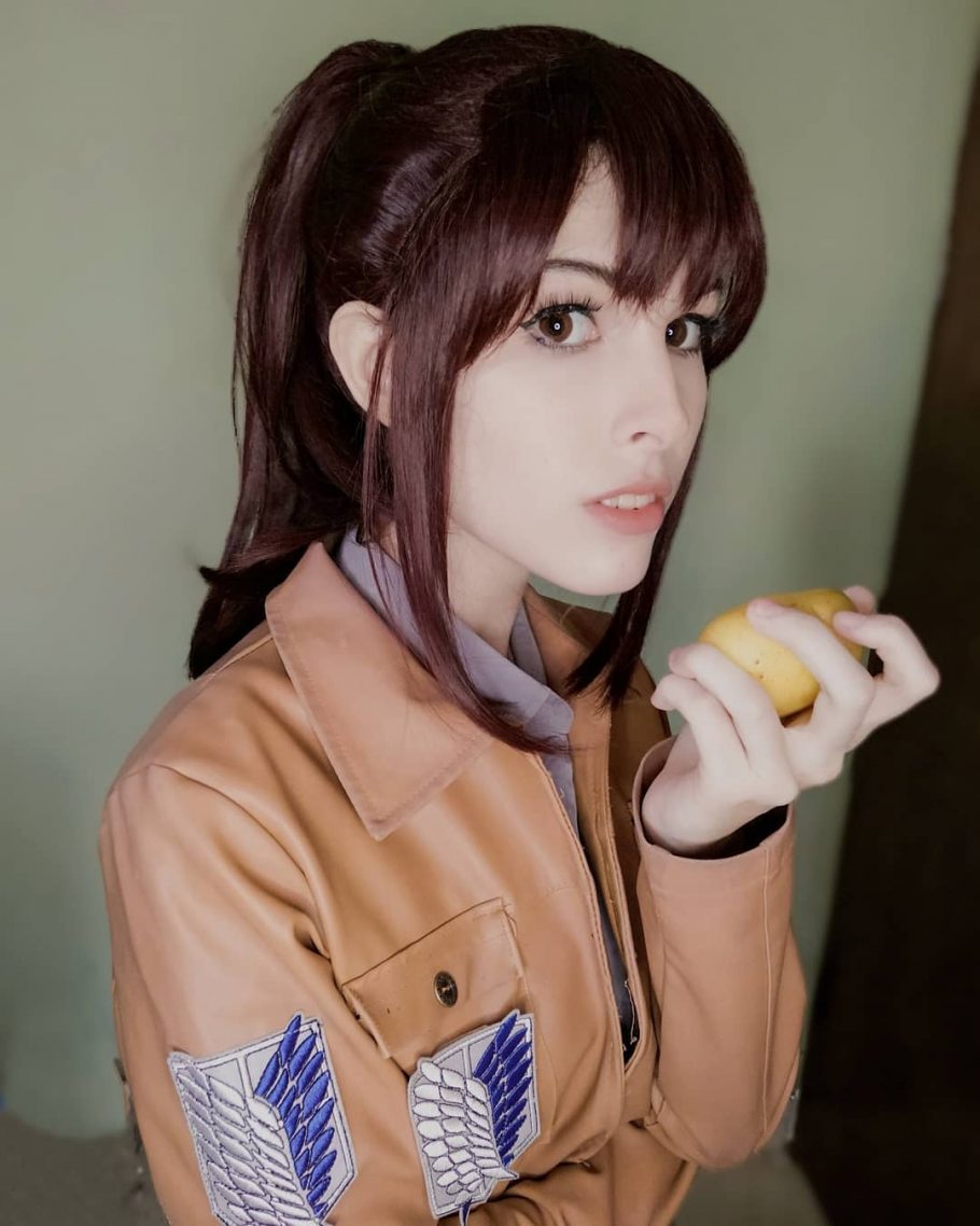 Brasileira fez um cosplay adorável da Sasha de Attack on Titan