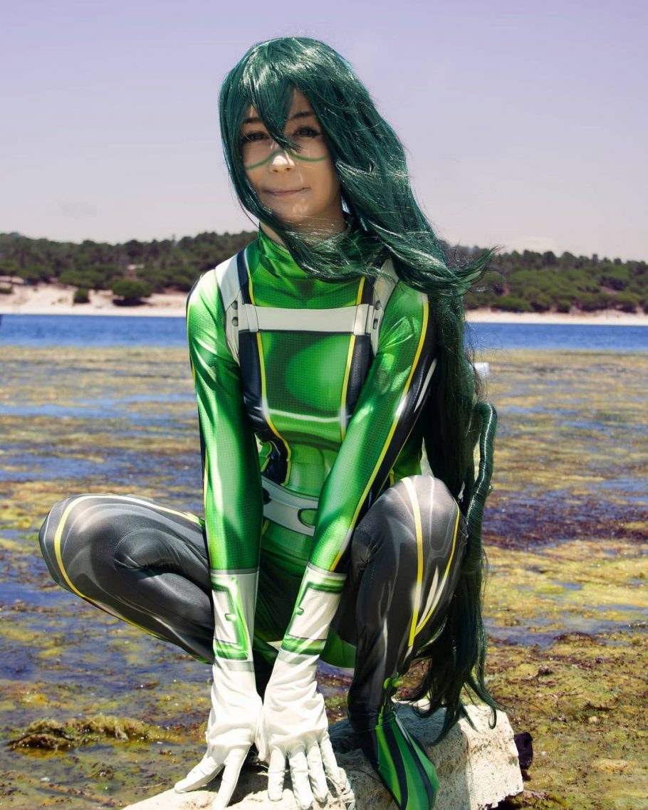 Brasileira fez um cosplay apaixonante da Tsuyu Asui de My Hero Academia