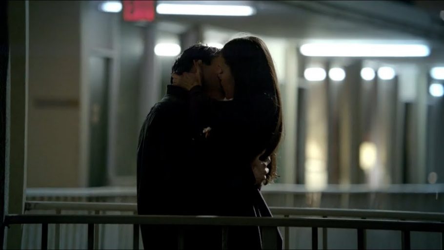 Confira o quiz sobre as personagens de The Vampire Diaries que Damon já beijou ou não abaixo