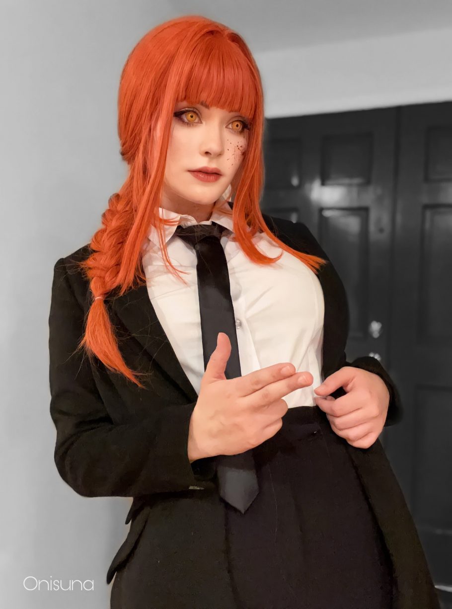 Confira este lindo cosplay da Makima de Chainsaw Man feito por uma Brasileira