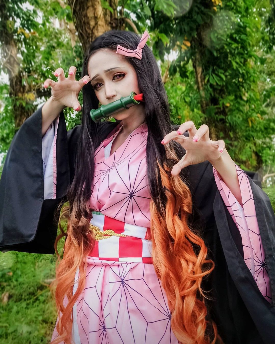 Fã de Demon Slayer celebra segunda temporada do anime com cosplay impecável de Nezuko
