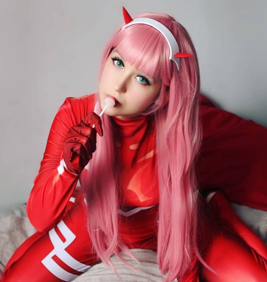 Cosplayer Mochichuu_cosplay recriou de forma apaixonante a Zero