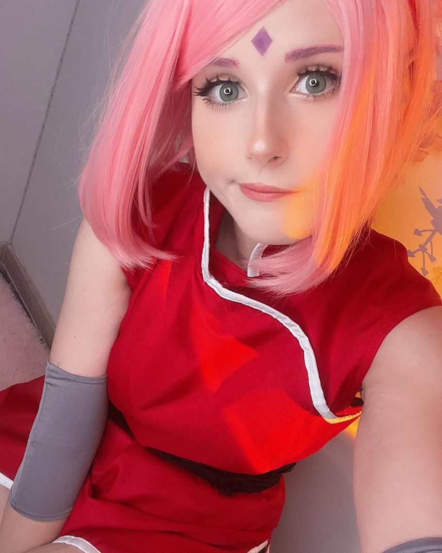 Fã de Naruto fez um cosplay impecável da Sakura Haruno