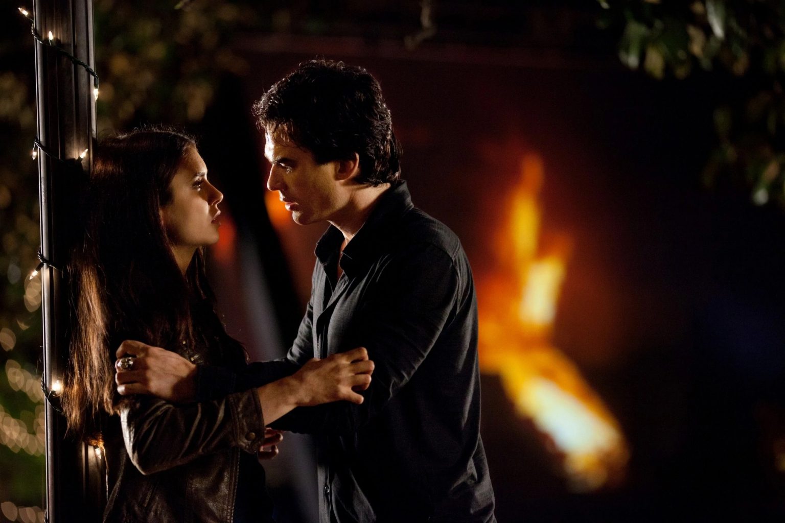 The Vampire Diaries – Quando Elena fica com Damon? - Critical Hits
