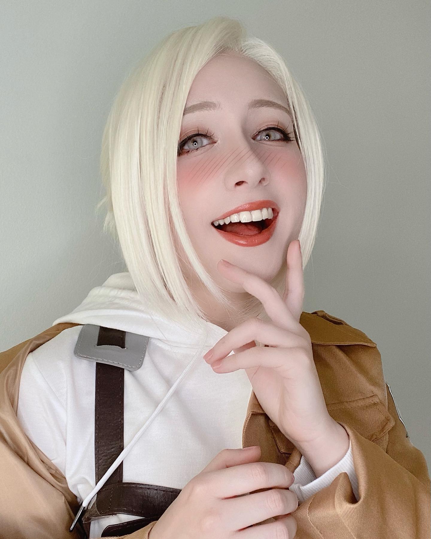 Cosplayer Fã De Attack On Titan Recriou Perfeitamente A Annie