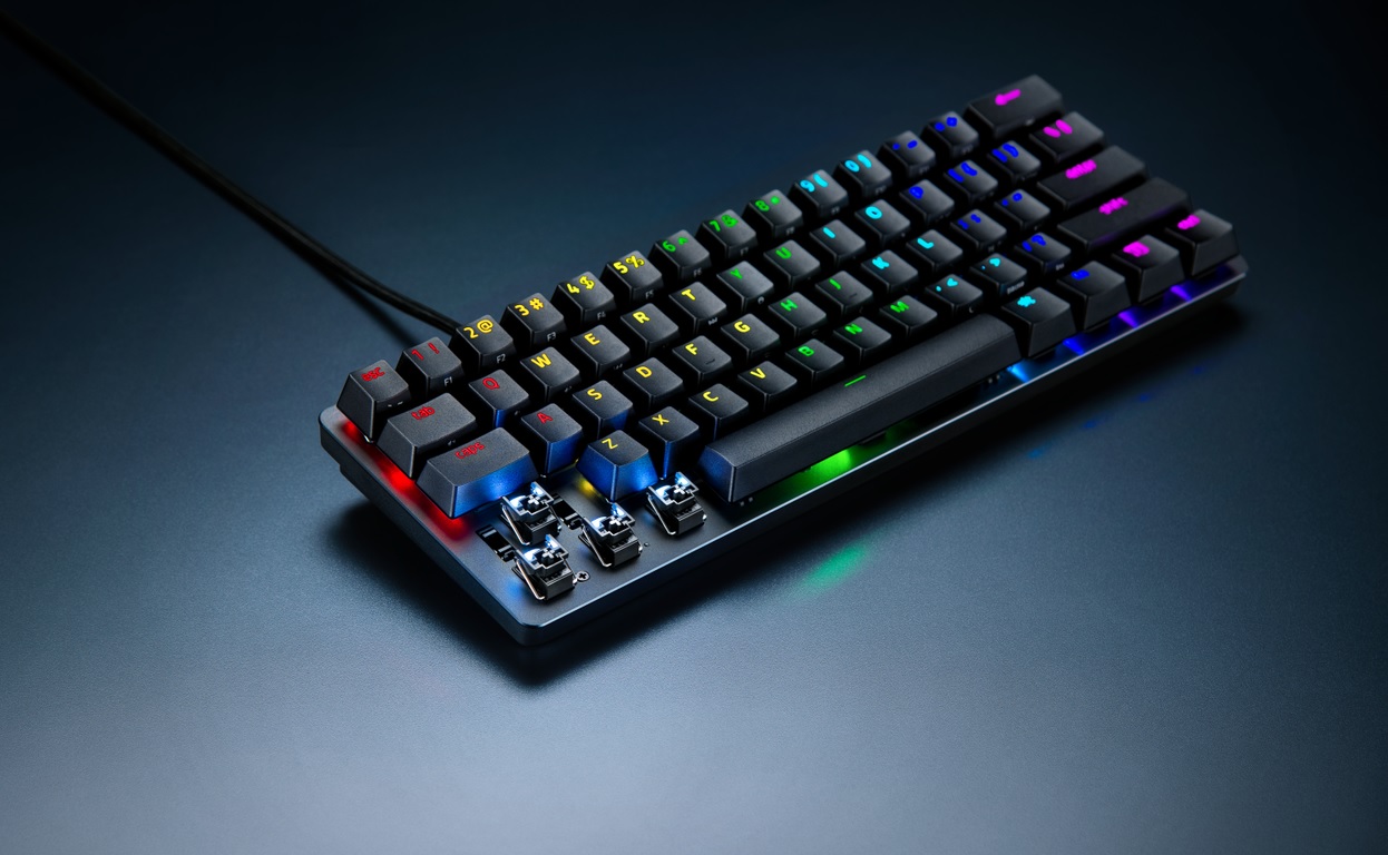 Razer anuncia o Huntsman Mini Analog, novo teclado compacto com switches analógicos