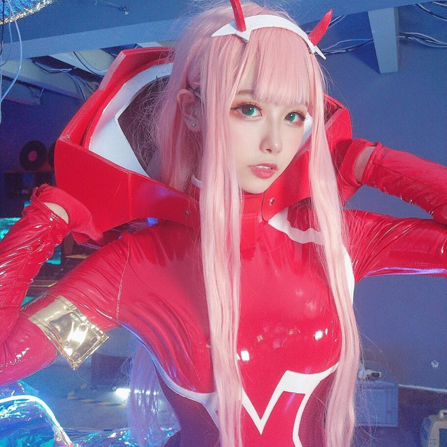 Cosplayer fã de Darling in The Franxx recriou perfeitamente a Zero Two