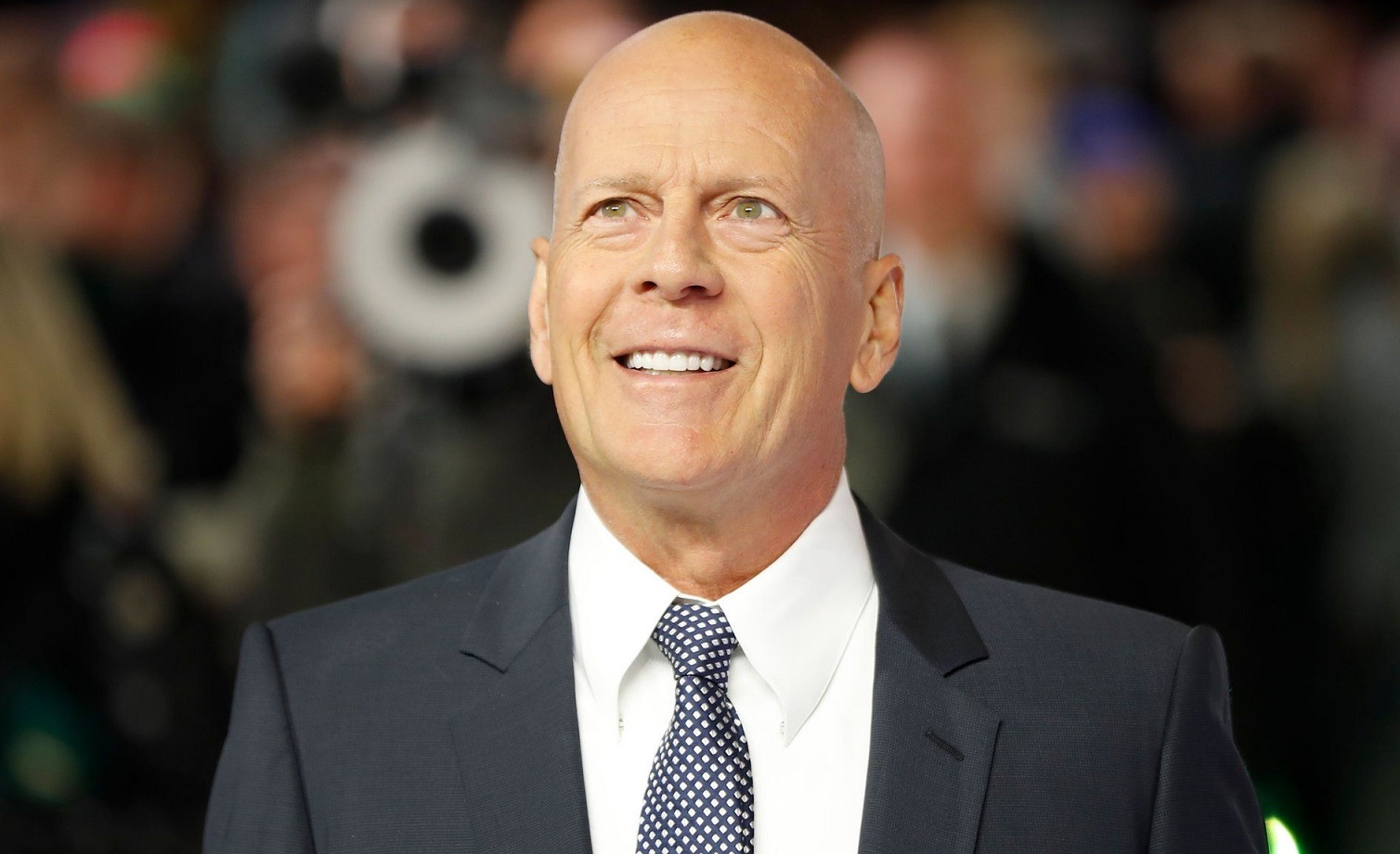 Família de Bruce Willis anuncia pausa na carreira do ator por problema de saúde