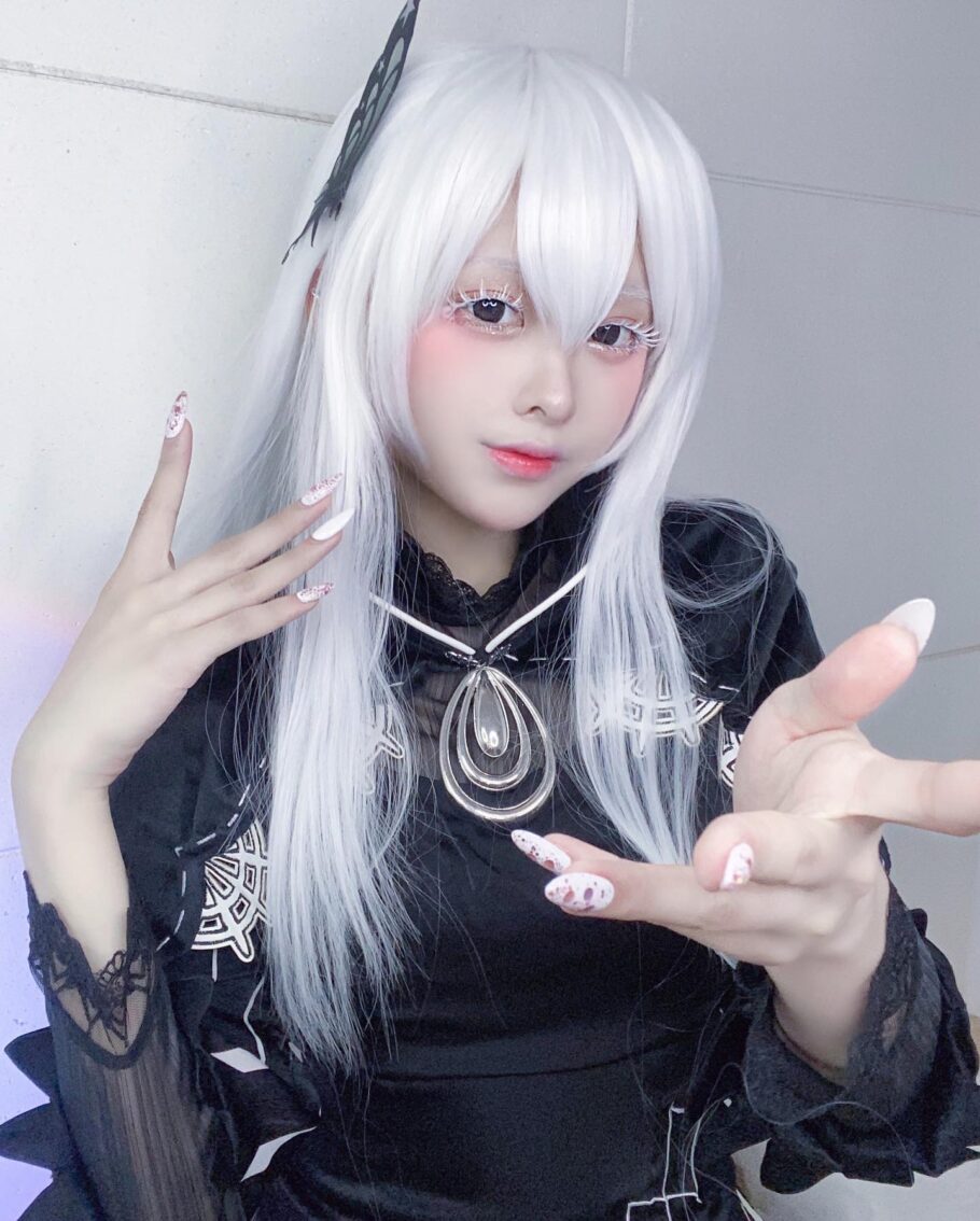 Cosplayer recriou lindamente a Echidna de Re: Zero