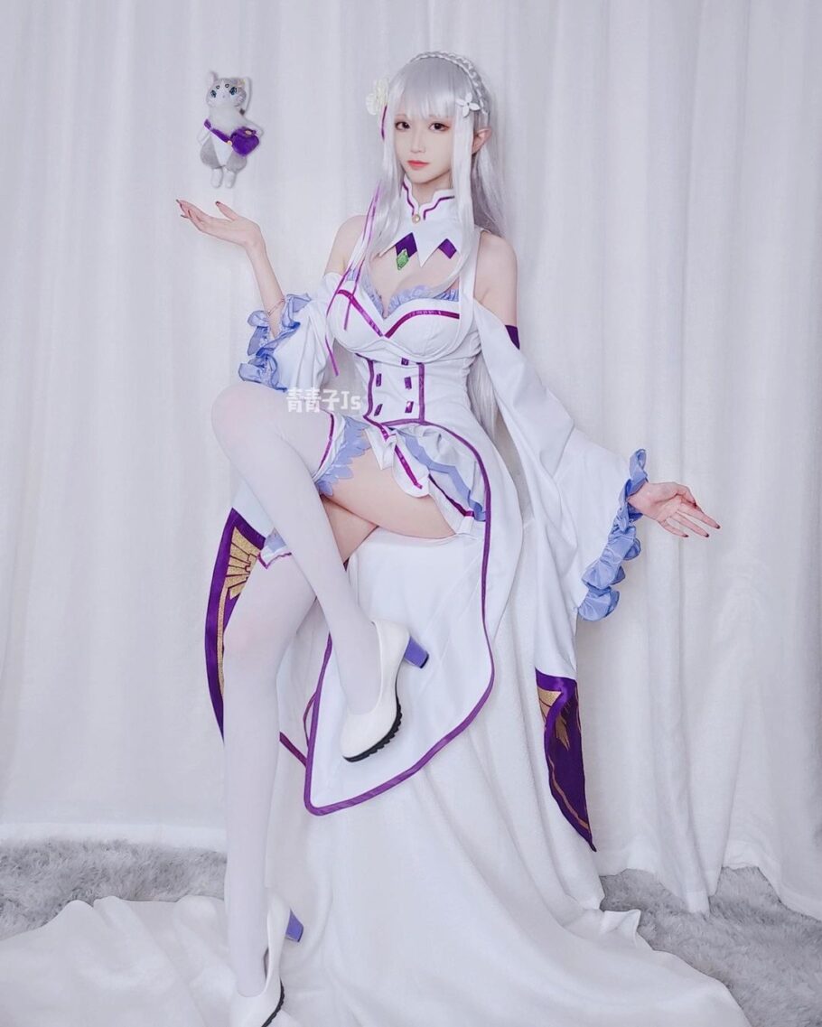 Veja este belo cosplay da Emilia de Re: Zero