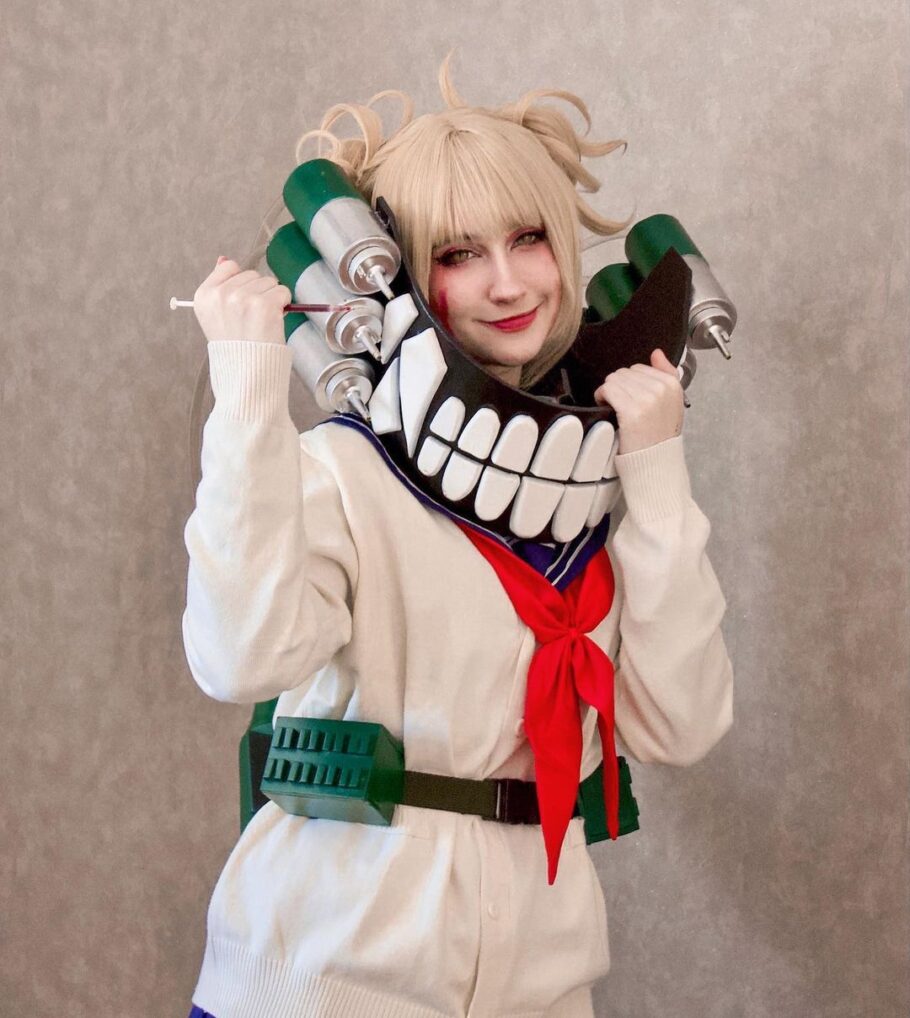 Brasileira fez um cosplay apaixonante da Toga de My Hero Academia