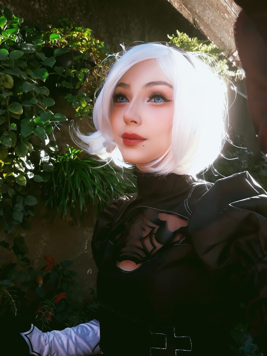 Modelo astasiadream fez um ousado cosplay da 2B de Nier Automata - Critical  Hits