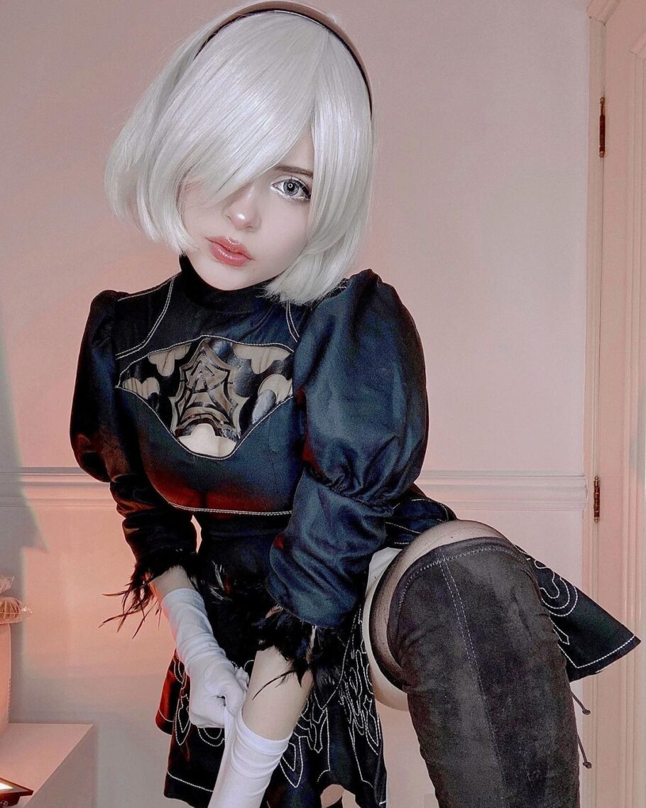 Modelo astasiadream fez um ousado cosplay da 2B de Nier Automata - Critical  Hits