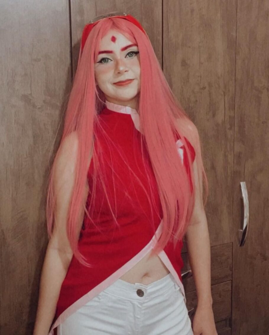 Fã brasileira de Naruto viraliza com um lindo cosplay da Sakura
