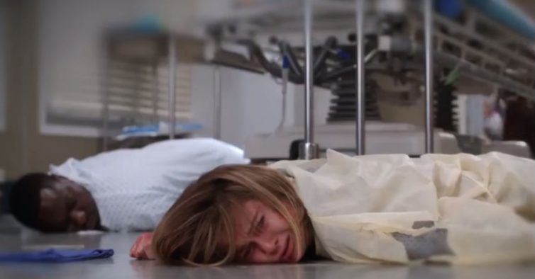 Em qual episódio Meredith é espancada em Grey's Anatomy?