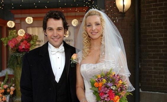 Em qual episódio acontece o casamento de Phoebe e Mike em Friends?