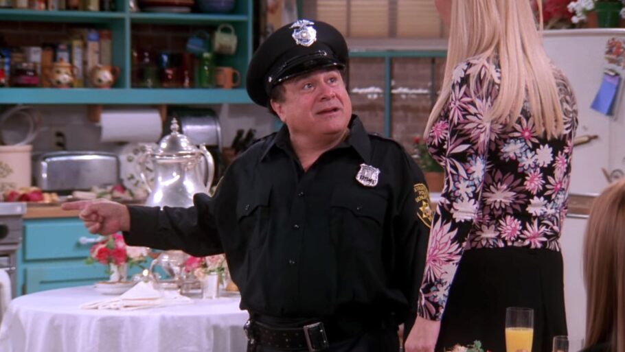 Em qual episódio Danny Devito aparece em Friends?