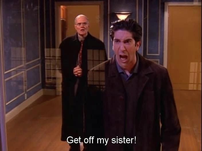 Em qual episódio Ross descobre sobre Chandler e Monica em Friends?