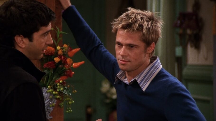 Em qual episódio Brad Pitt aparece em Friends?