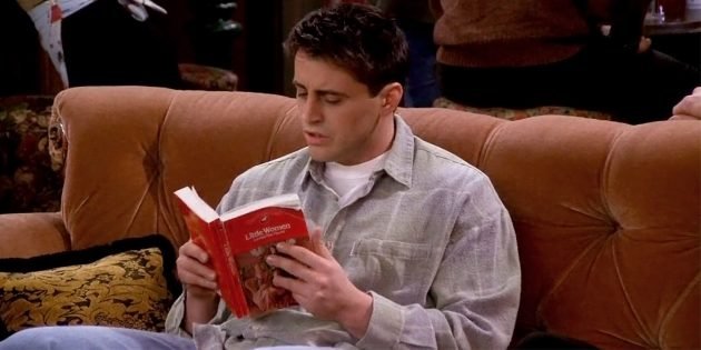 Em qual episódio Joey lê o livro da Rachel em Friends?