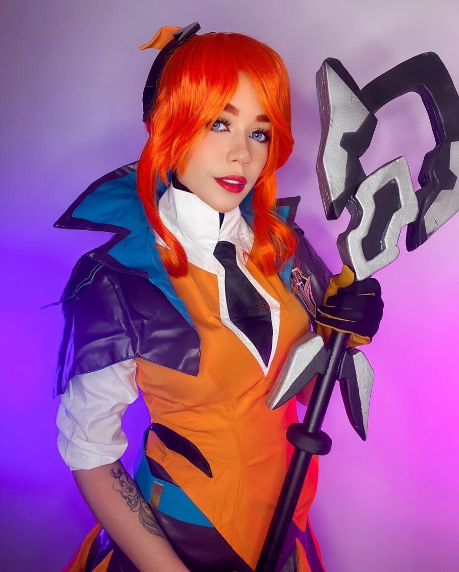 Brasileira fez um lindo cosplay da Lux de League of Legends