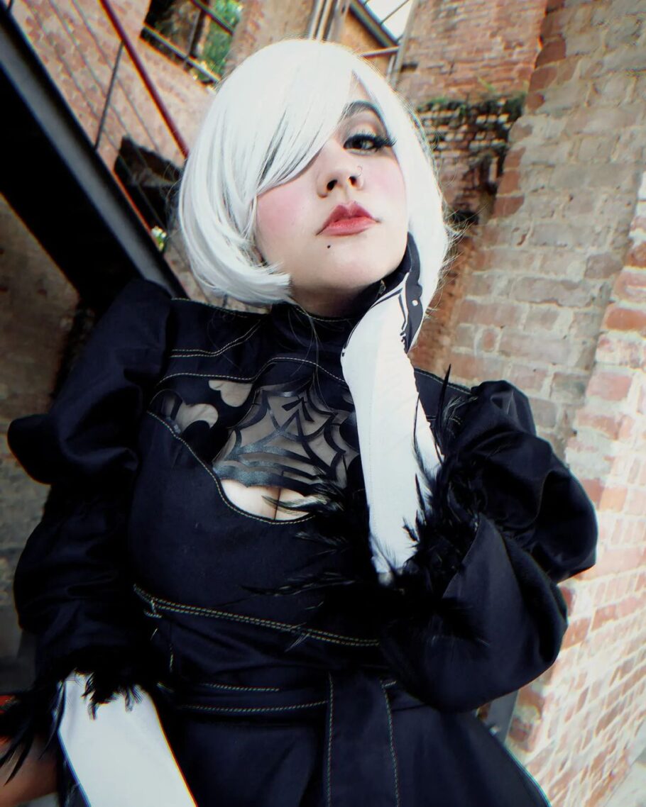 Fã brasileira de Nier fez um cosplay perfeito da 2B