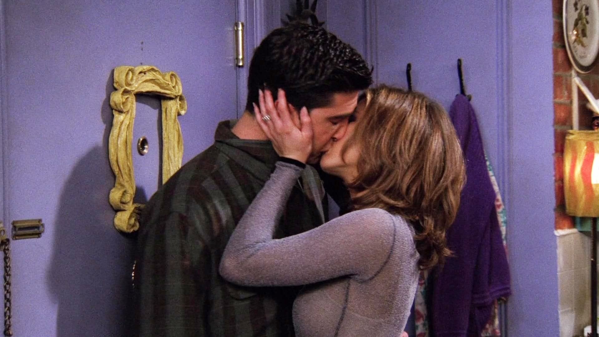 Em qual episódio aparece o vídeo da formatura em Friends?