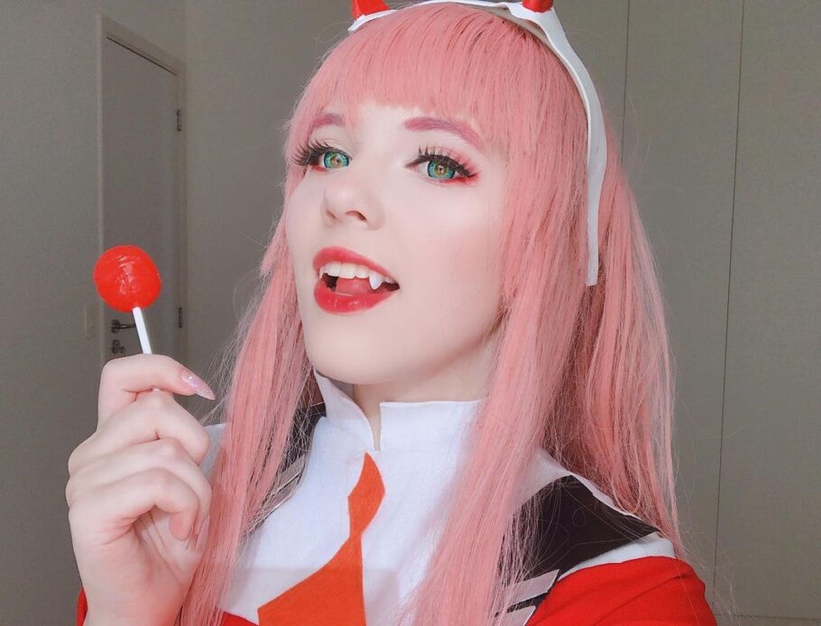 Brasileira recriou perfeitamente a Zero Two de Darling in The Franxx